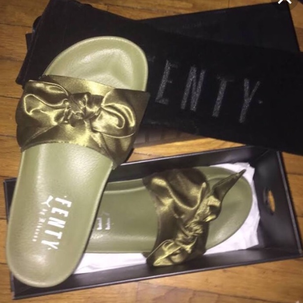 RHIANNA AUTHENTIC FENTY SLIDES